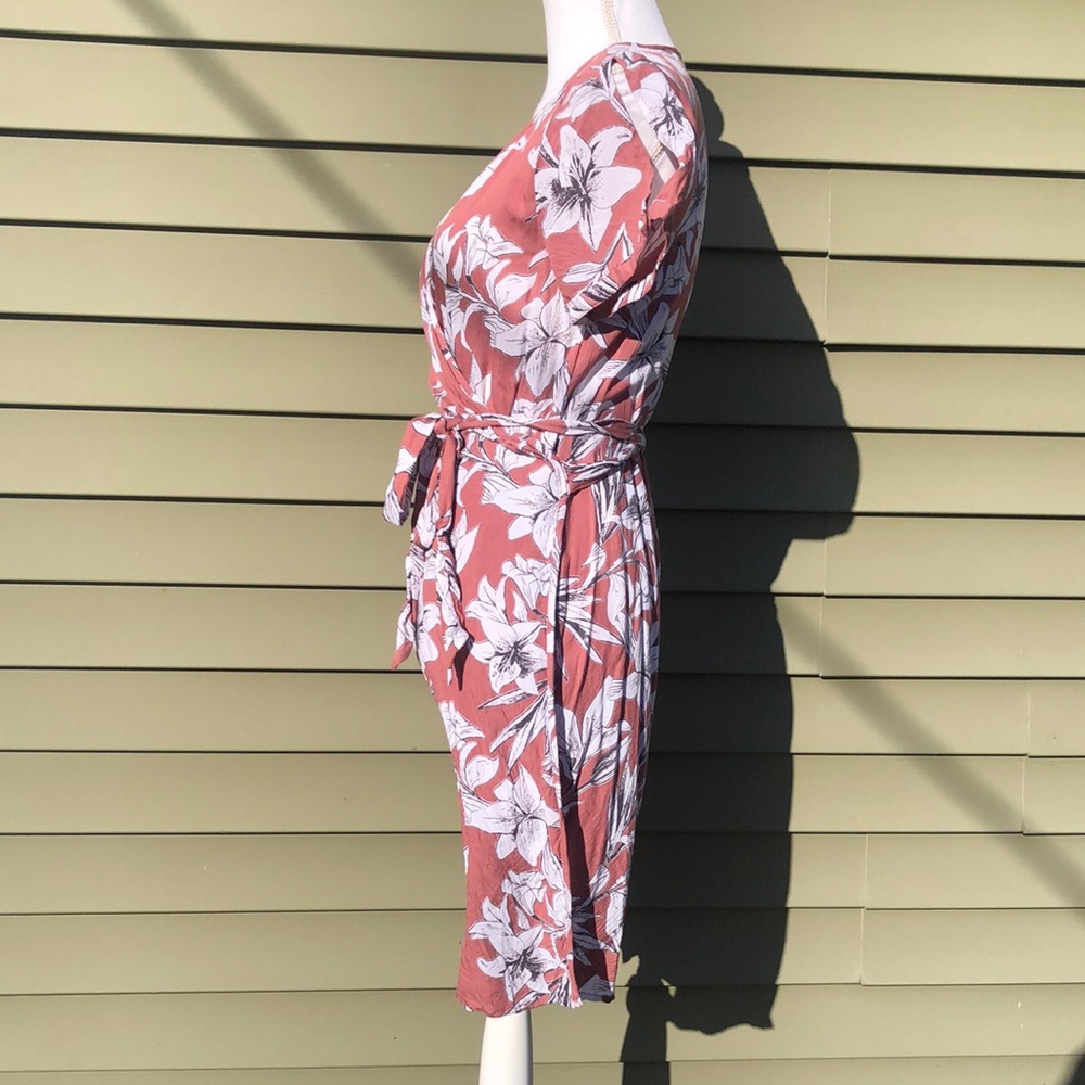 Floral Wrap Dress - Picture 4 of 6
